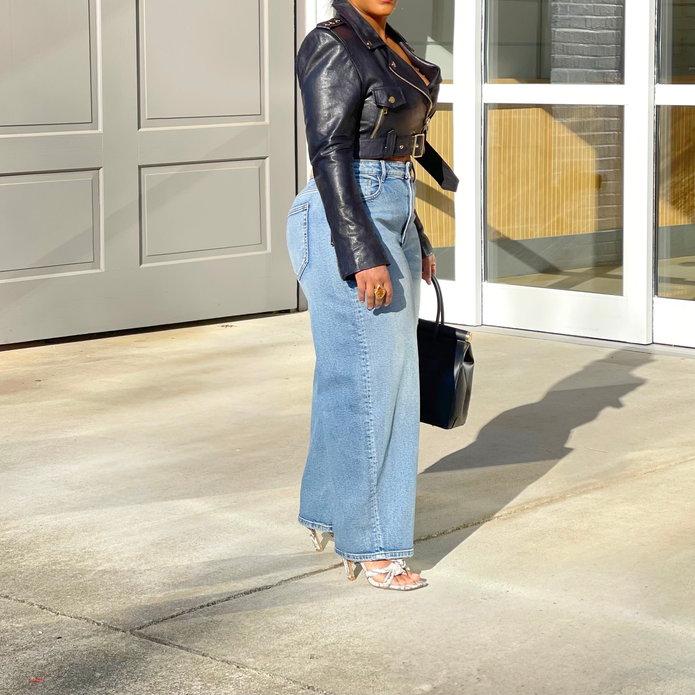 GOLDxTEAL stylish barrel rounded leg jeans.