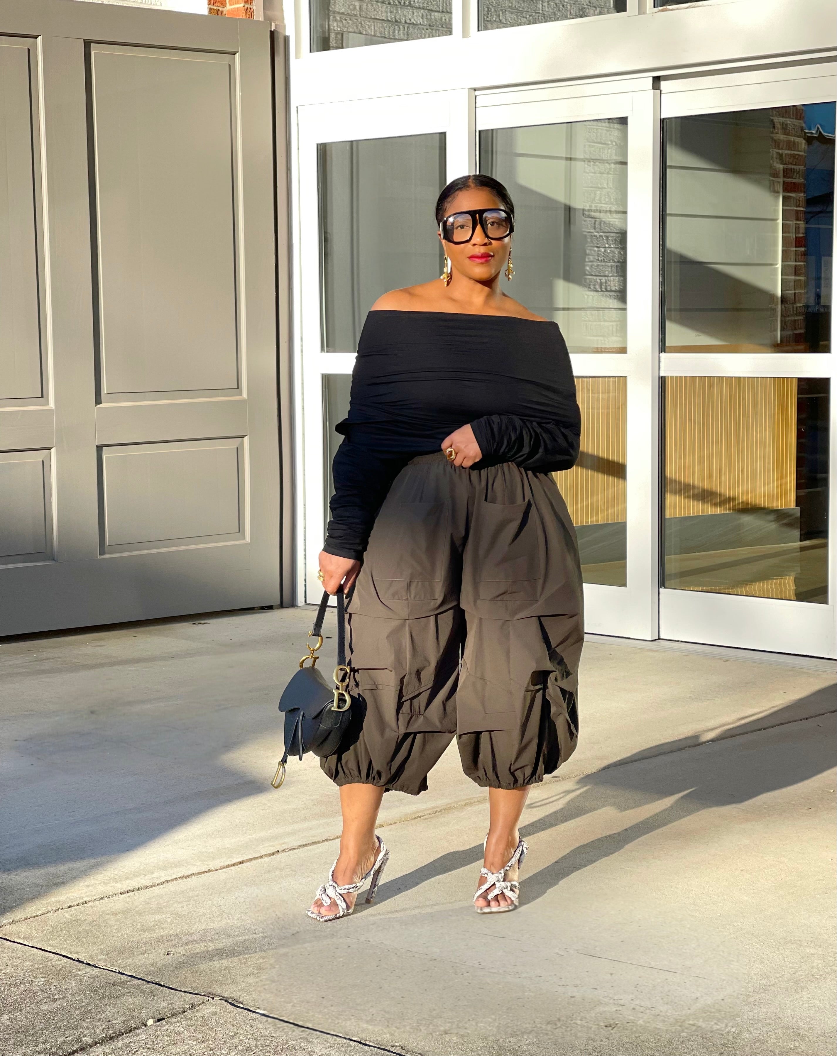 GOLDxTEAL stylish crop pleated pants.