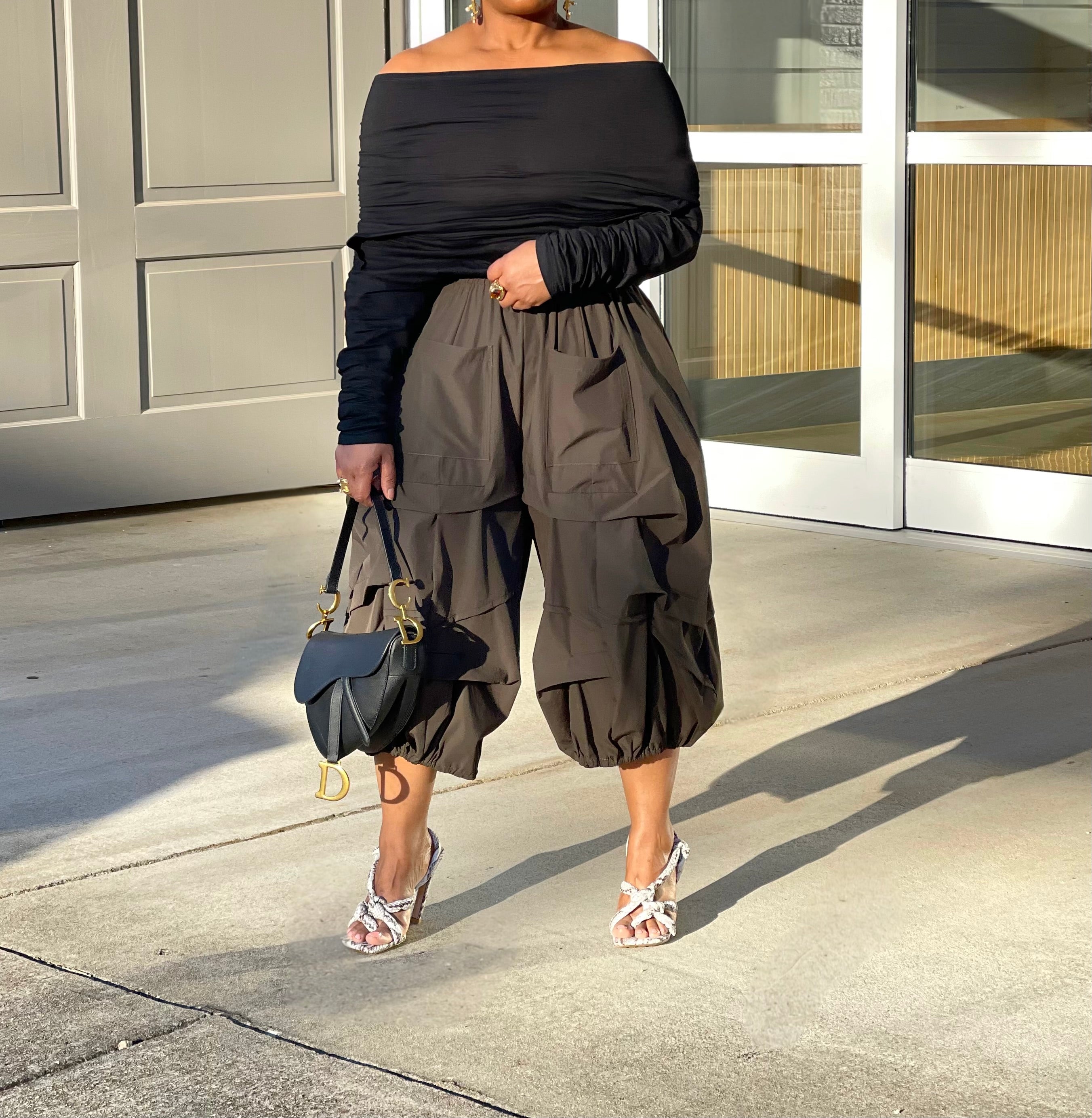 GOLDxTEAL stylish crop pleated pants.