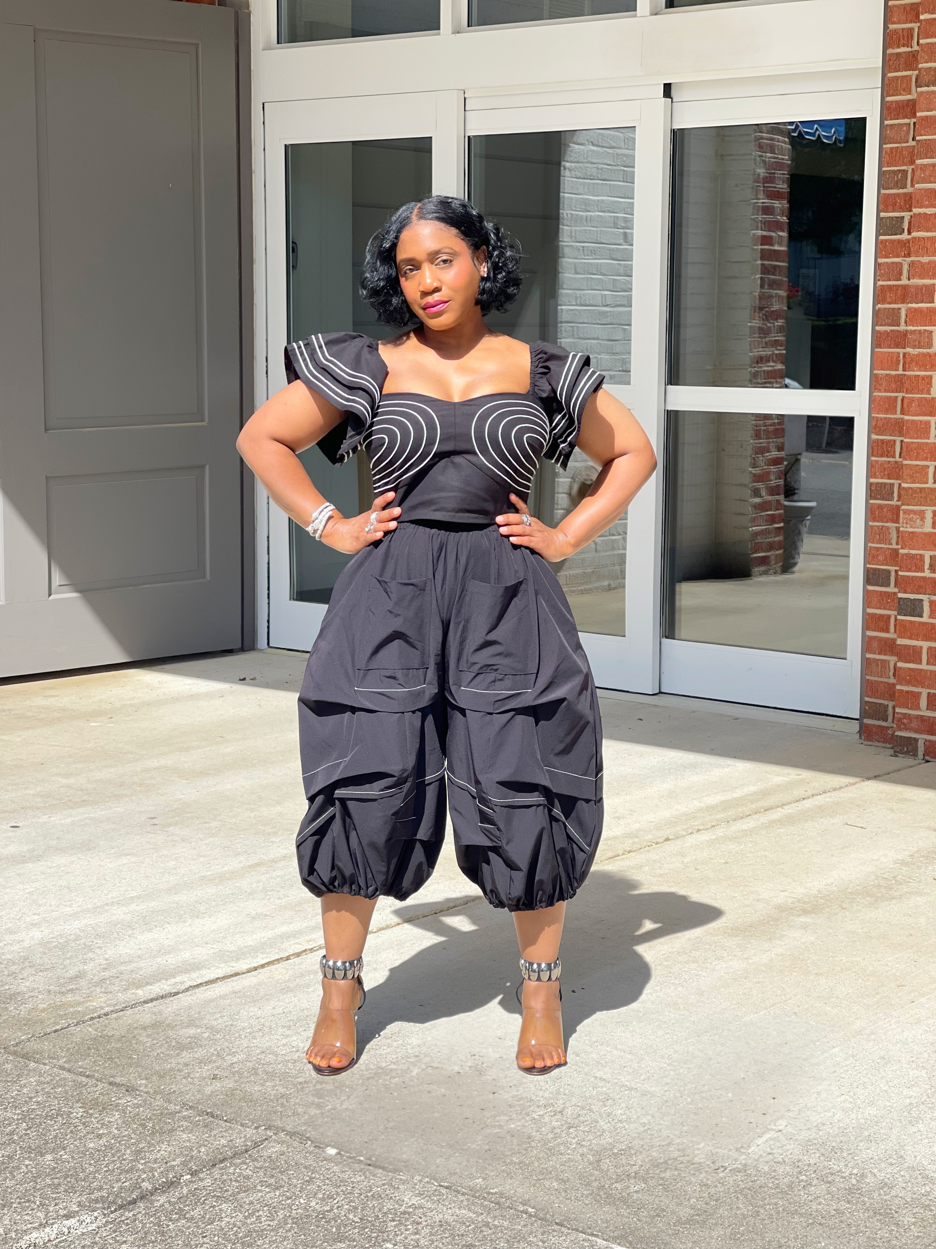 GOLDxTEAL stylish  black crop pants with white contrasting stitching. 