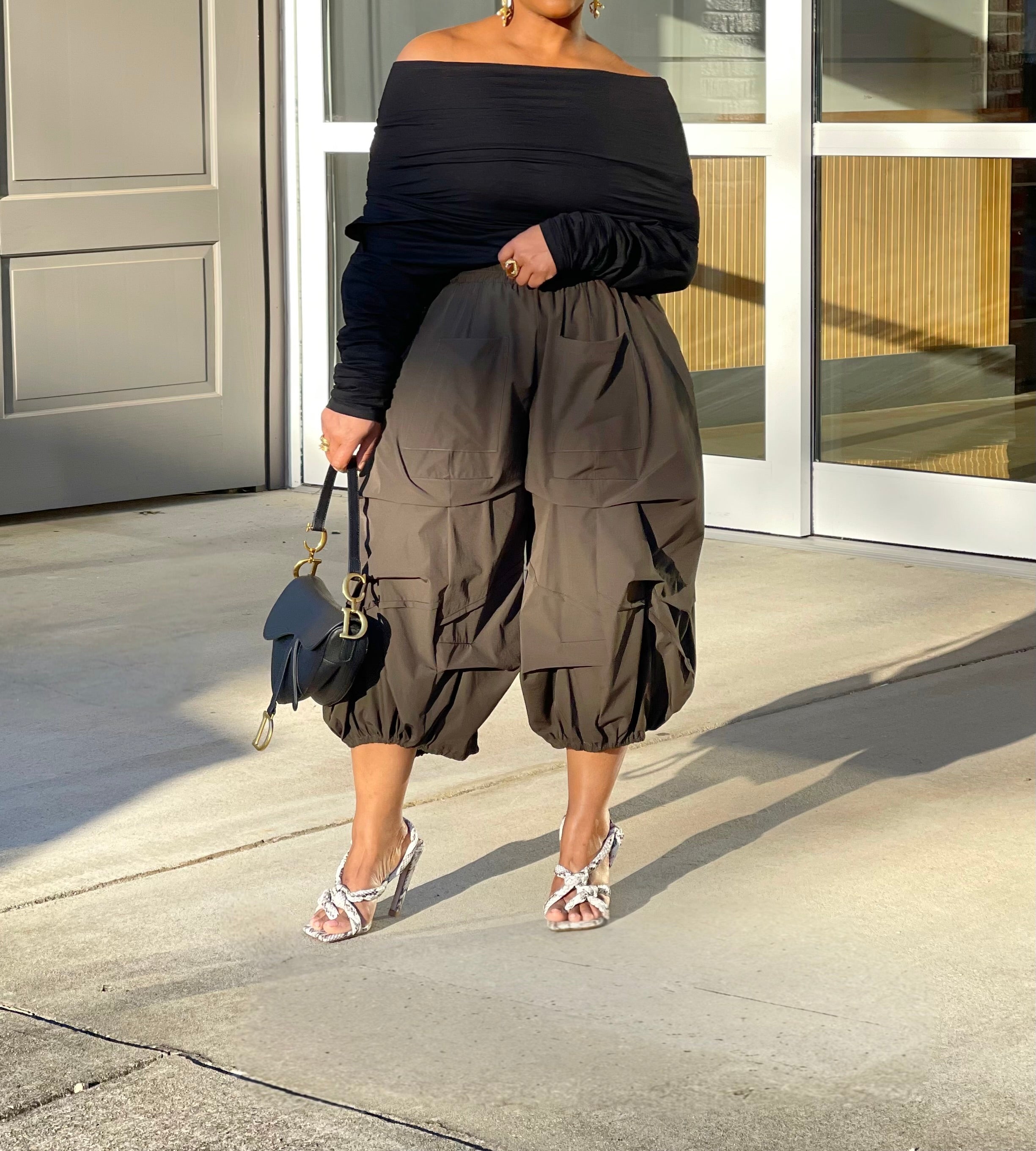 GOLDxTEAL stylish crop pleated pants.