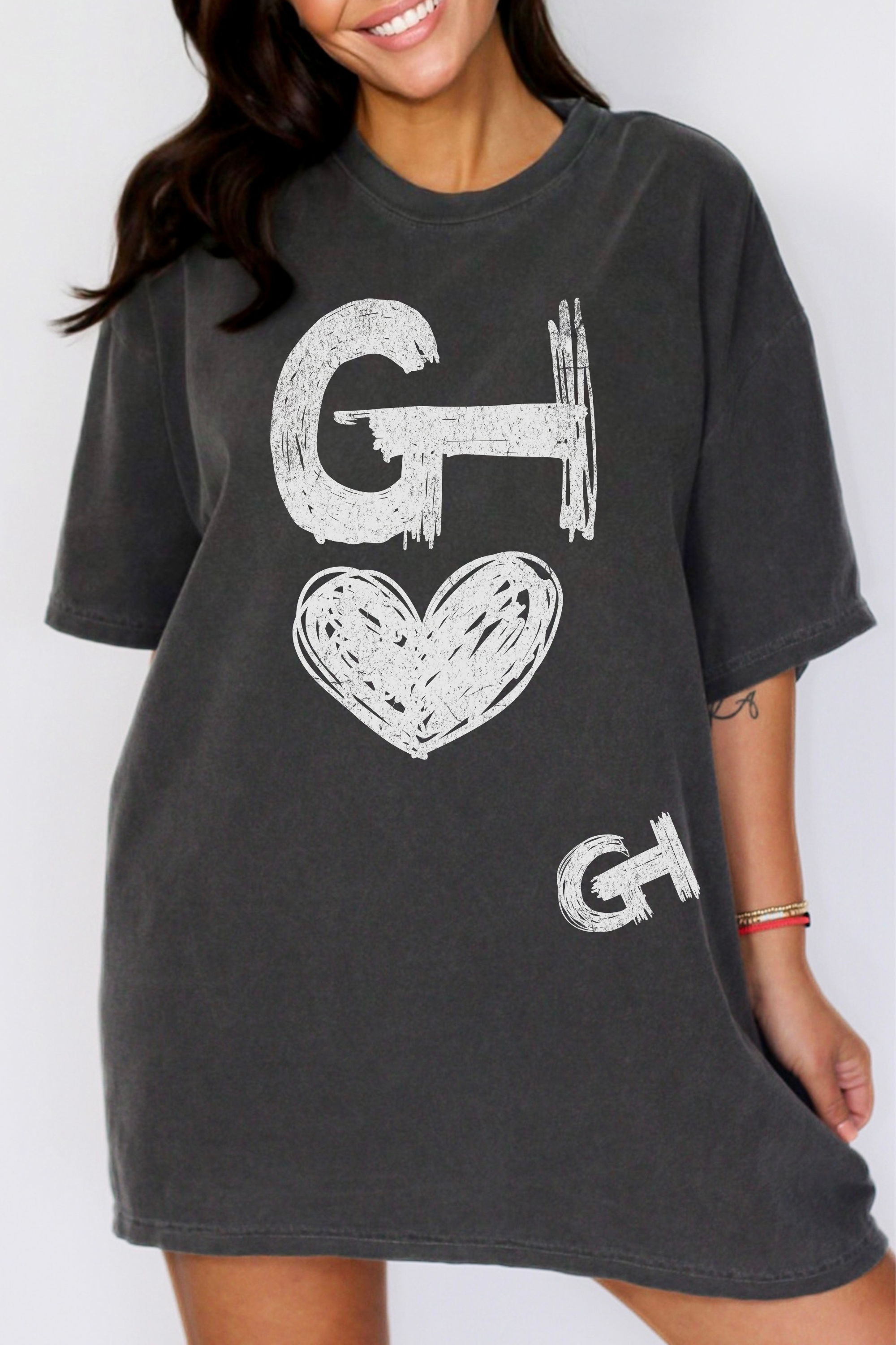 GOLDxTEAL stylish logo heart t-shirt.