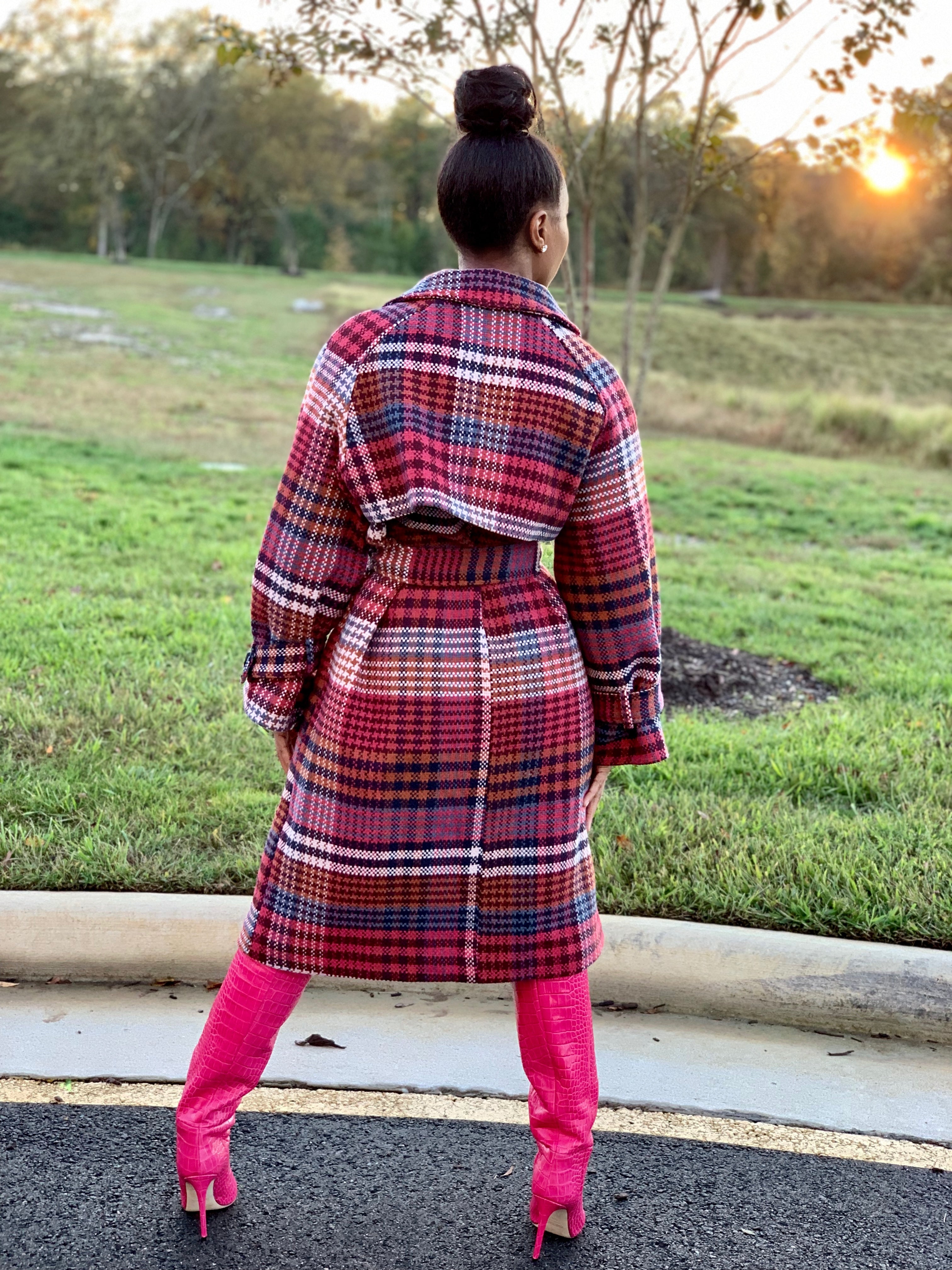 GOLDxTEAL gorgeous colorful plaid trench coat. Heavy thick trench coat in beautiful muted tones of pink, hot pink, blues, tan and cream.